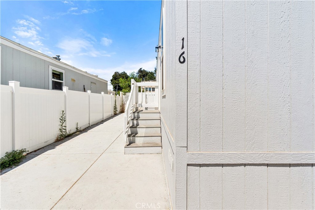 12741 Sierra Highway 16 Property Photo 2