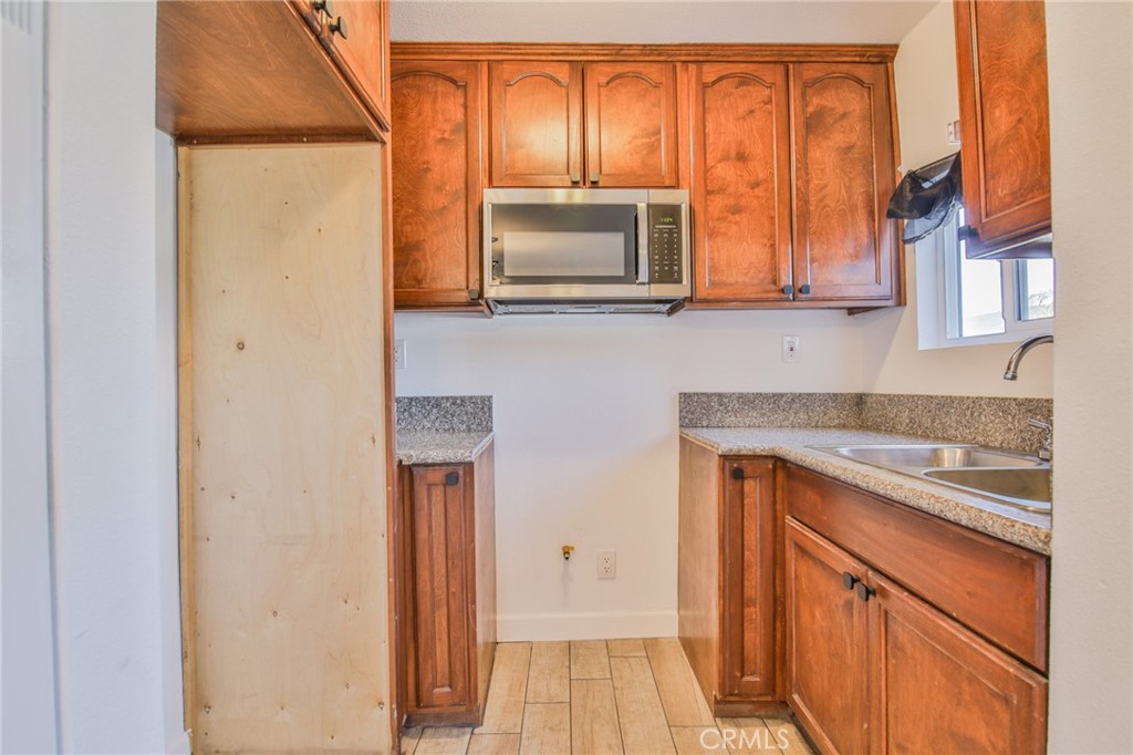 1712 E 57th Property Photo 13