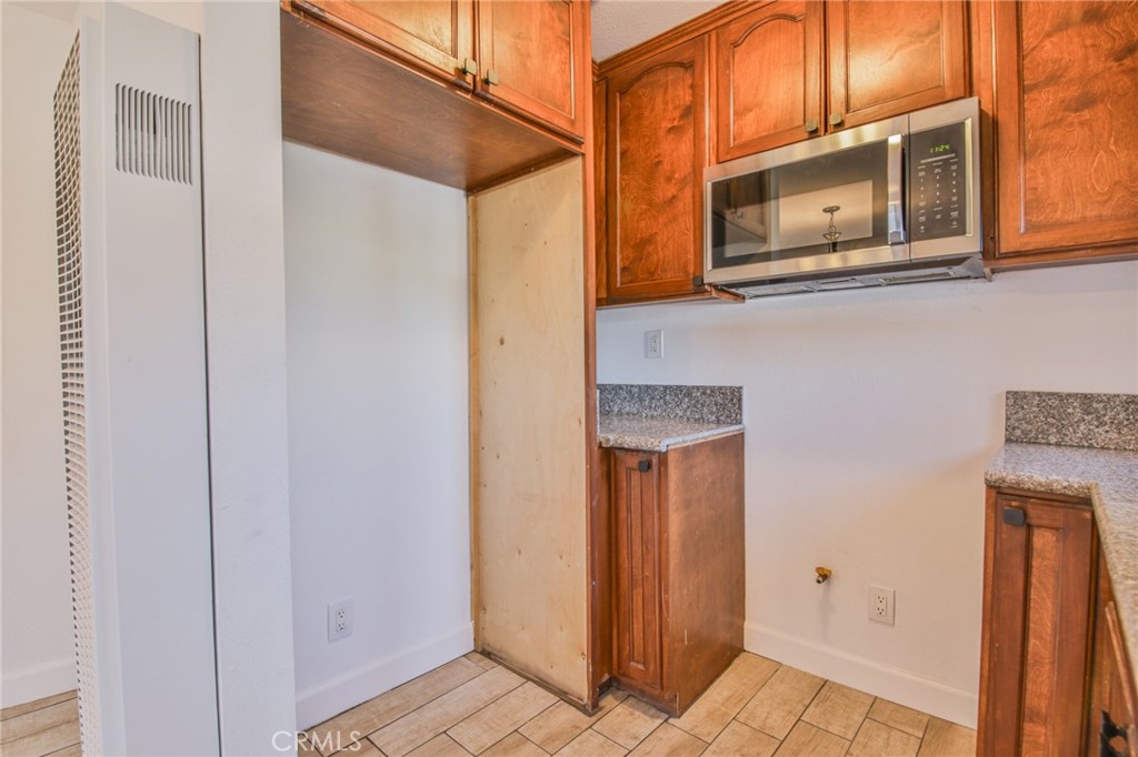 1712 E 57th Property Photo 14