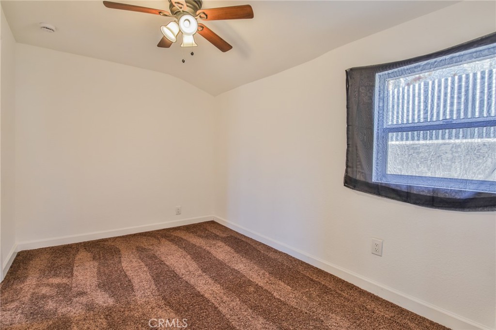 1712 E 57th Property Photo 19