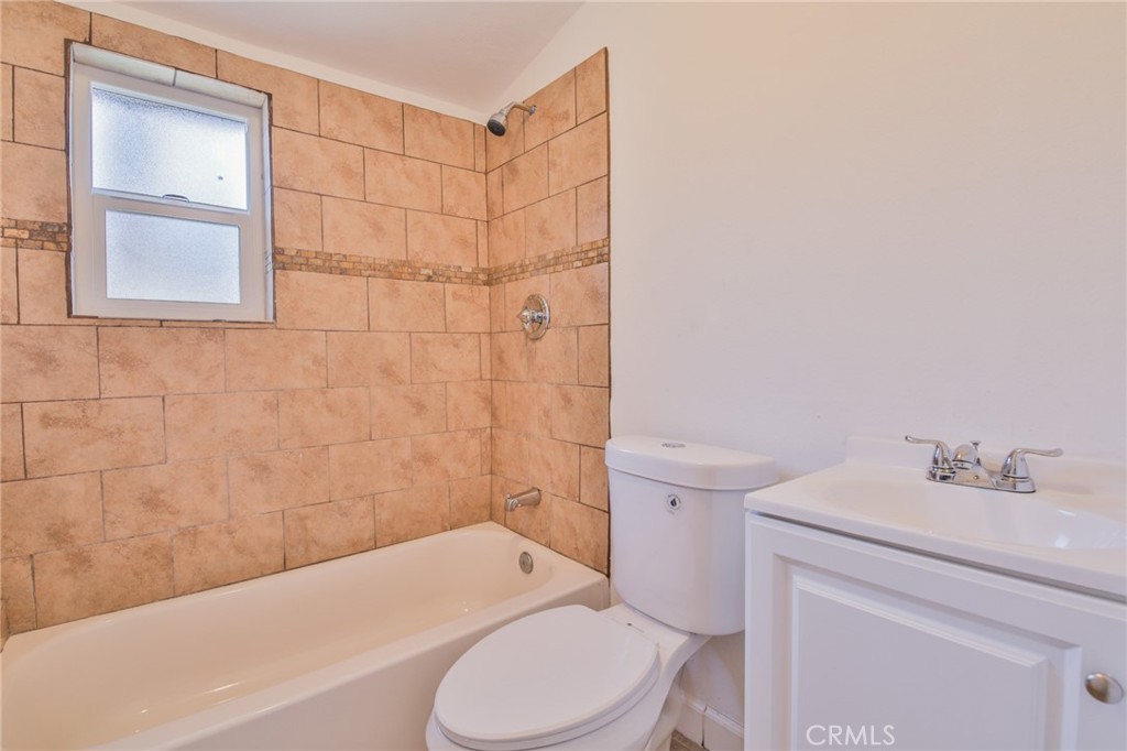 1712 E 57th Property Photo 20