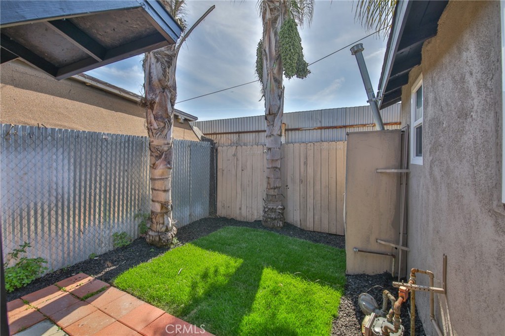 1712 E 57th Property Photo 28