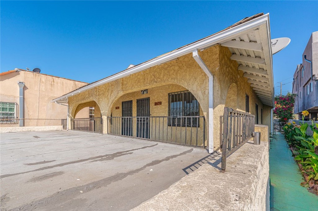 2677 Roseview Property Photo 5