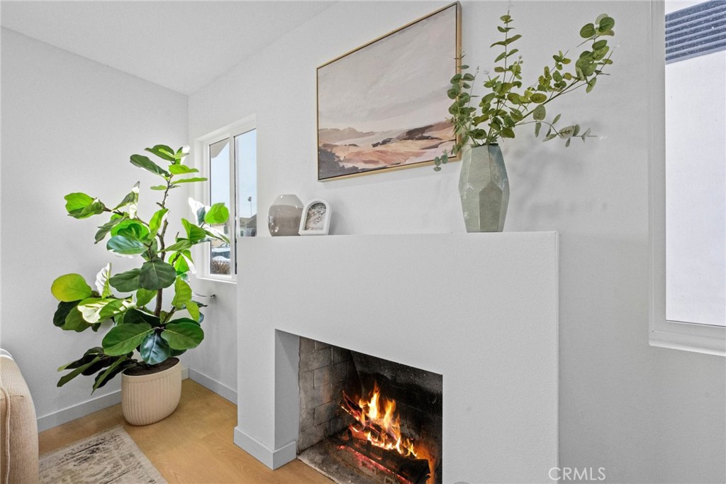 1845 W 66th Property Photo 3