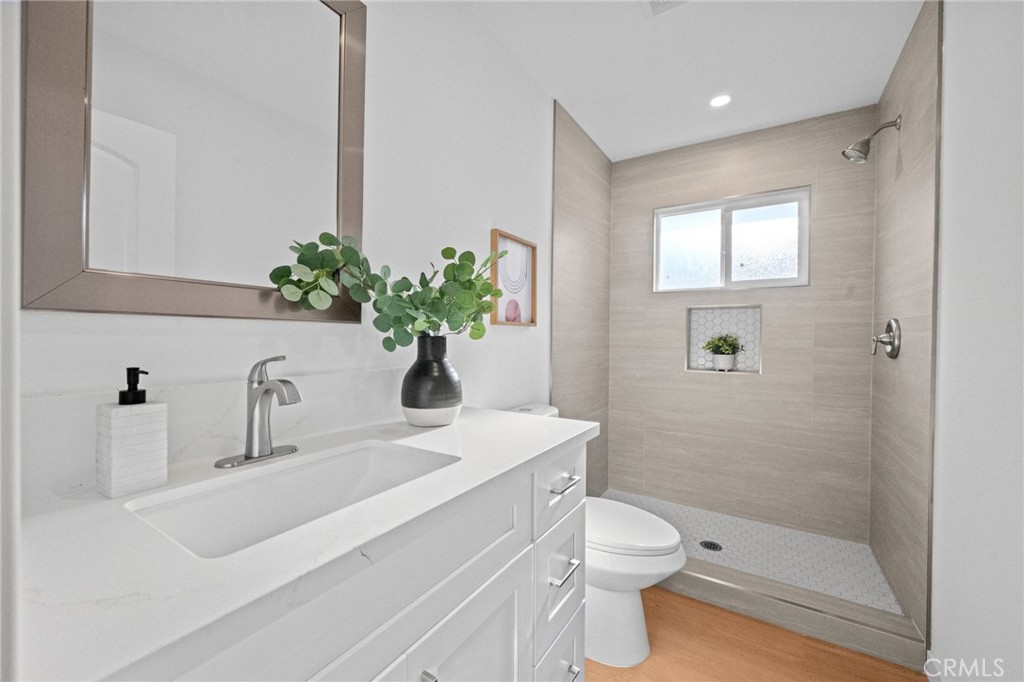 1845 W 66th Property Photo 16