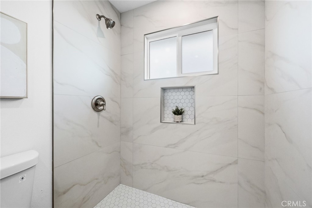 1845 W 66th Property Photo 18