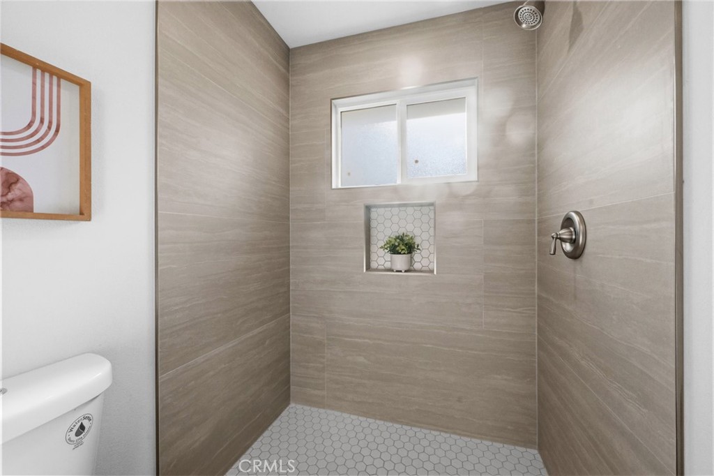 1845 W 66th Property Photo 21