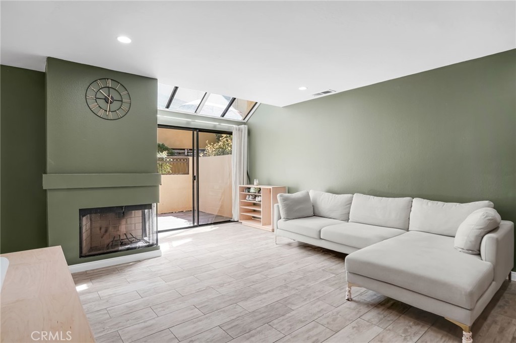 25712 Le Parc 65 Property Photo 3