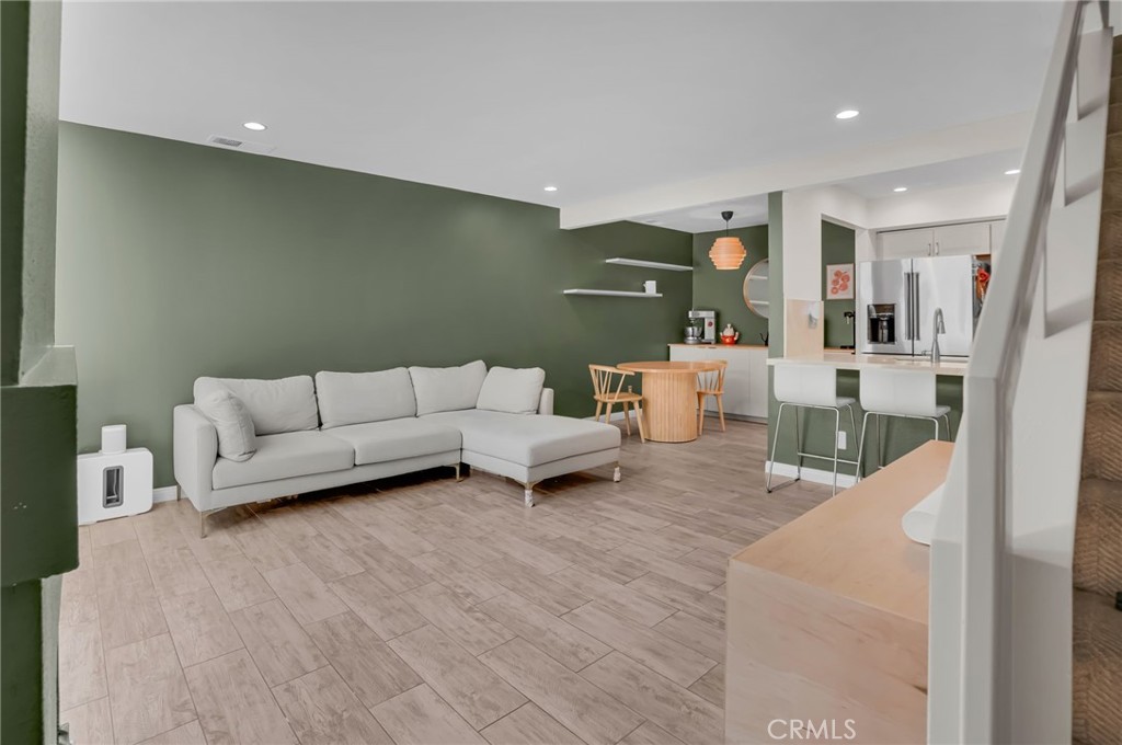 25712 Le Parc 65 Property Photo 5