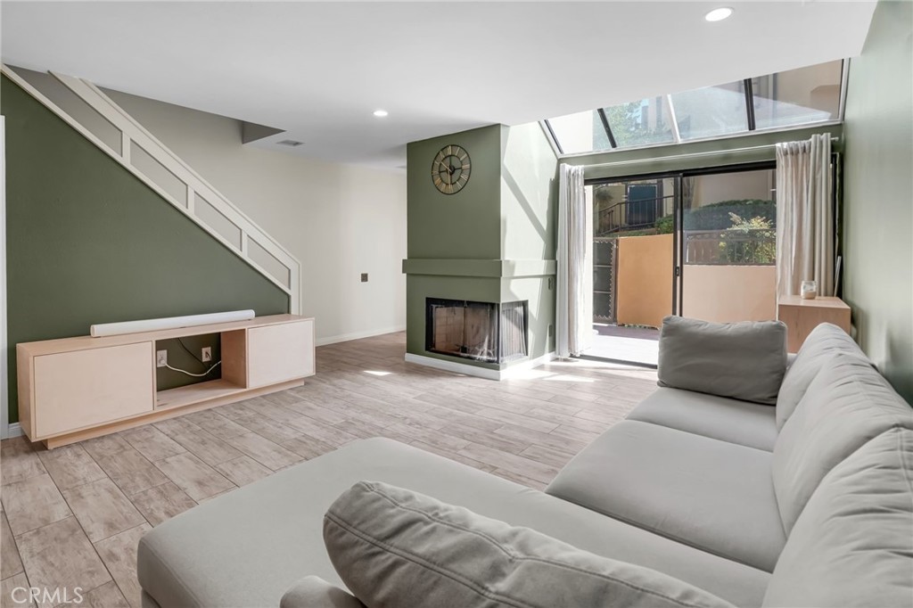25712 Le Parc 65 Property Photo 9