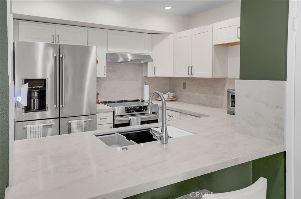 25712 Le Parc 65 Property Photo 10