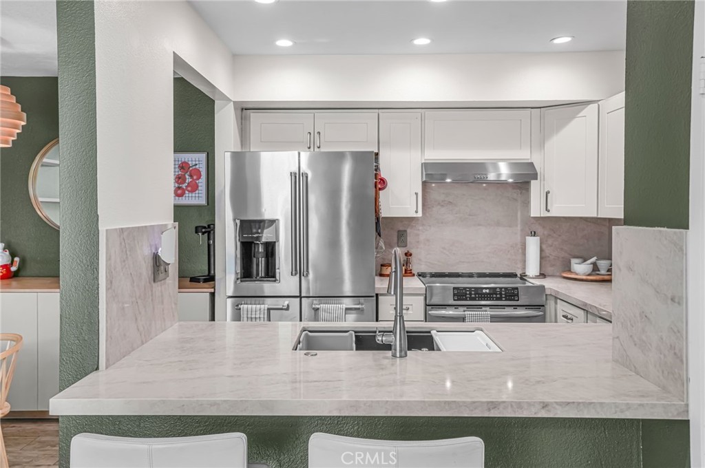25712 Le Parc 65 Property Photo 14