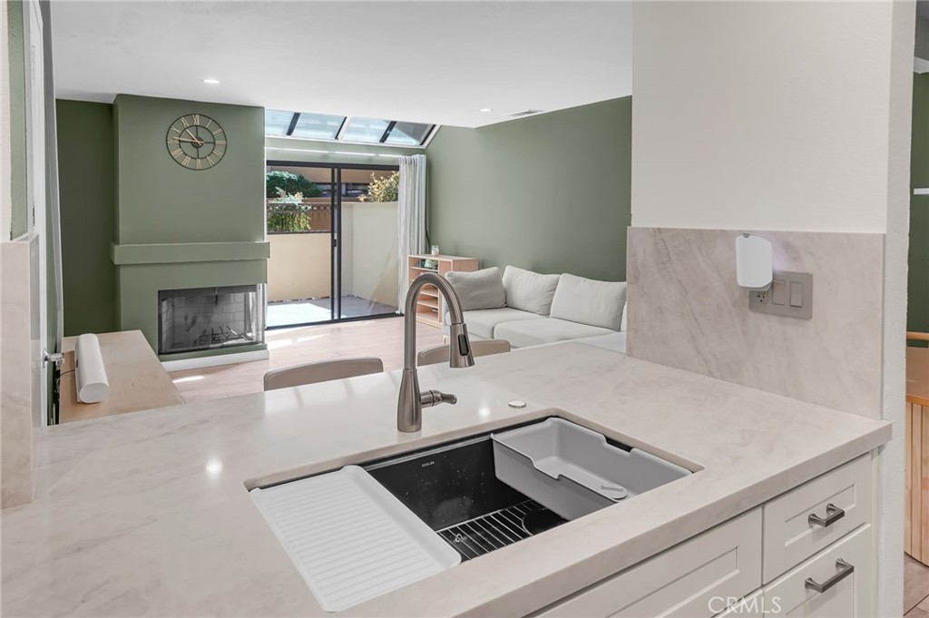 25712 Le Parc 65 Property Photo 16