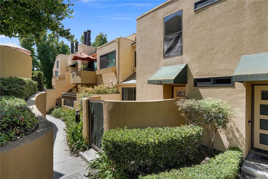 25712 Le Parc 65 Property Photo 32