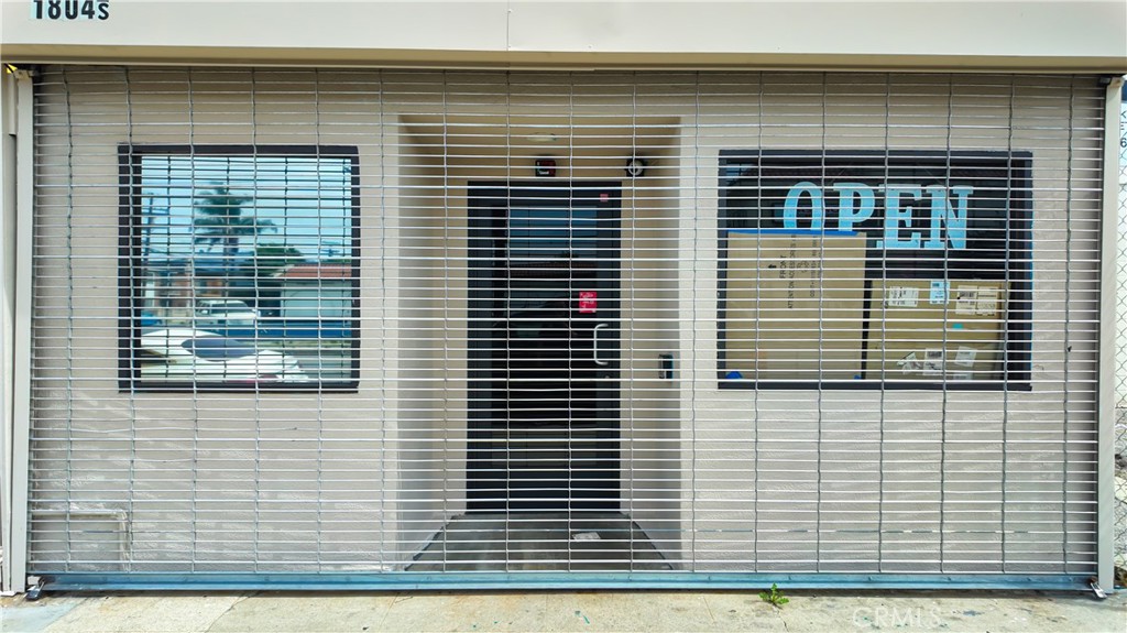 1804 S Pacific Property Photo 6