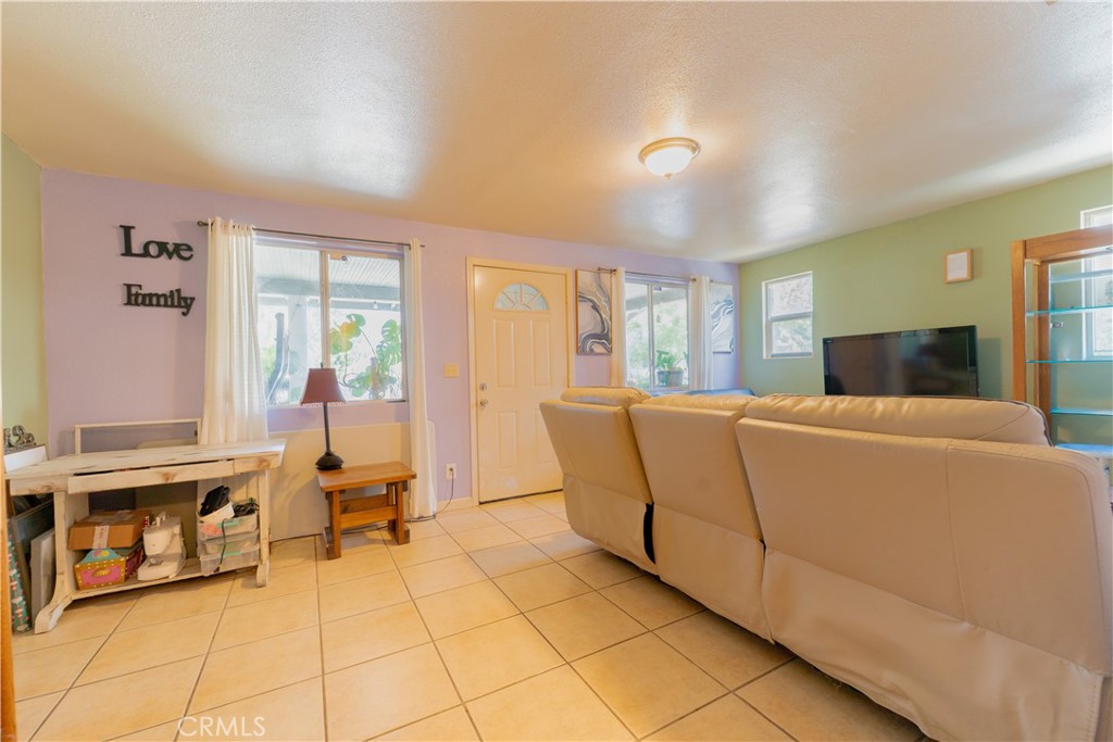 632 N College Property Photo 5