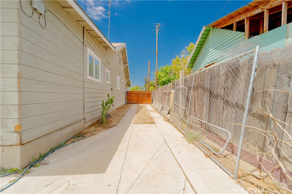 632 N College Property Photo 24