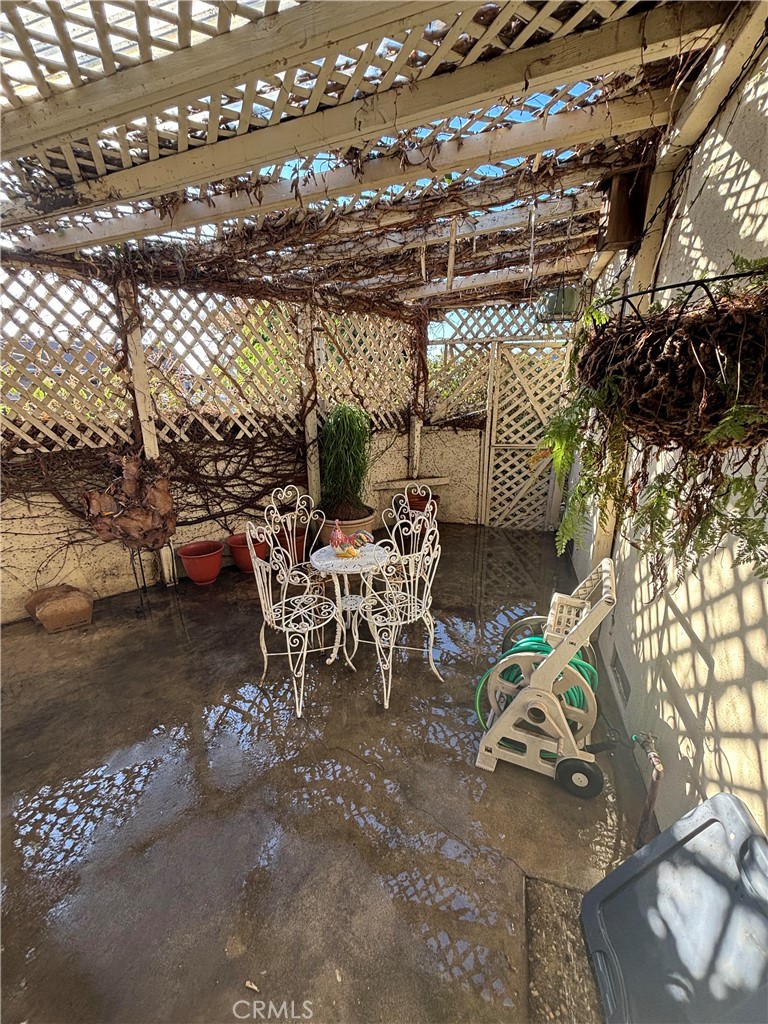 10523 Stonybrook Property Photo 9