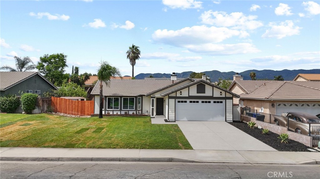 2402 W Sunrise Drive Property Photo 1