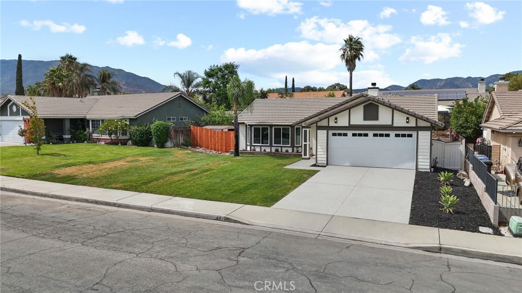 2402 W Sunrise Drive Property Photo 2