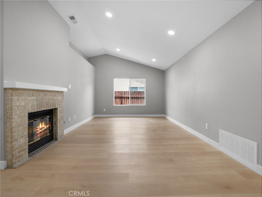 2402 W Sunrise Drive Property Photo 4
