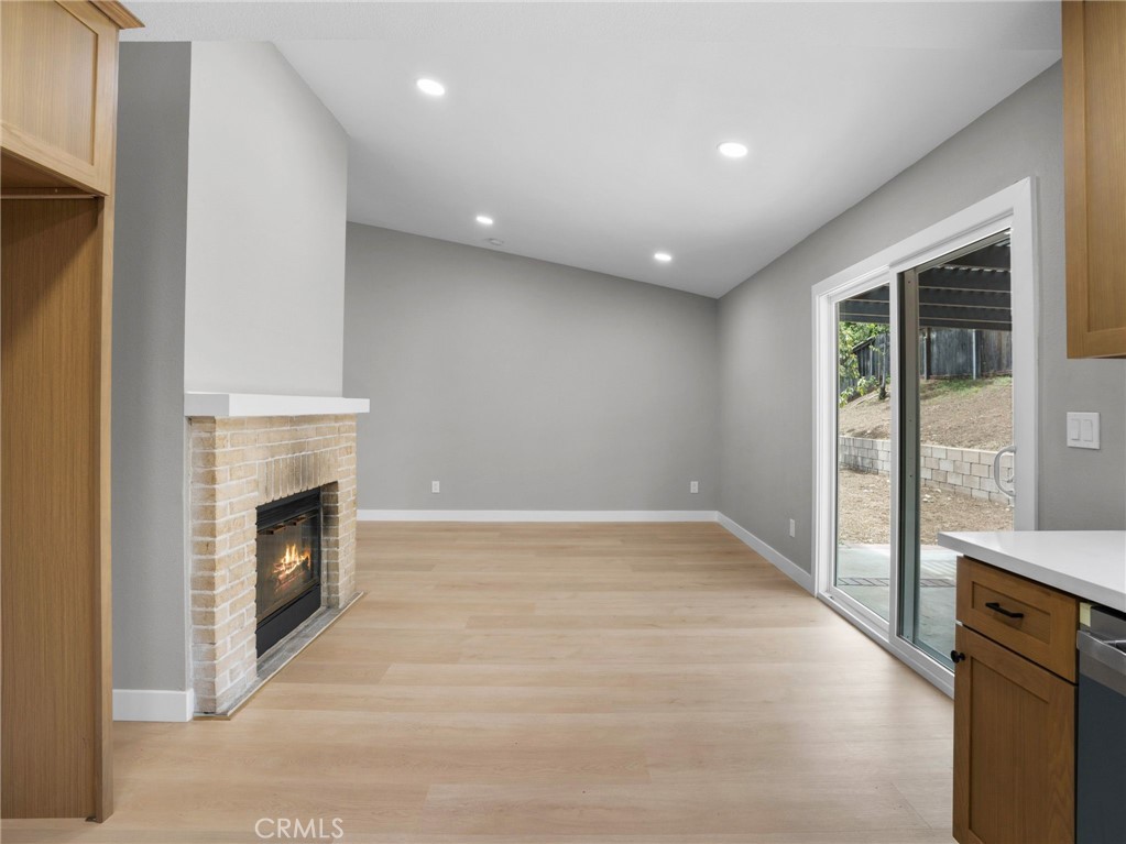 2402 W Sunrise Drive Property Photo 7