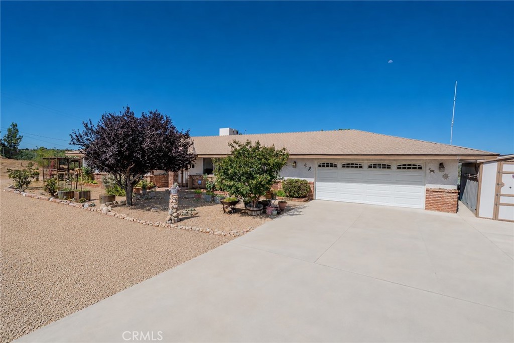 8838 Lilac Road Property Photo 2