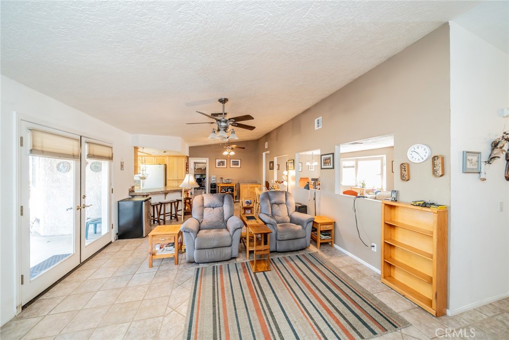 8838 Lilac Road Property Photo 9