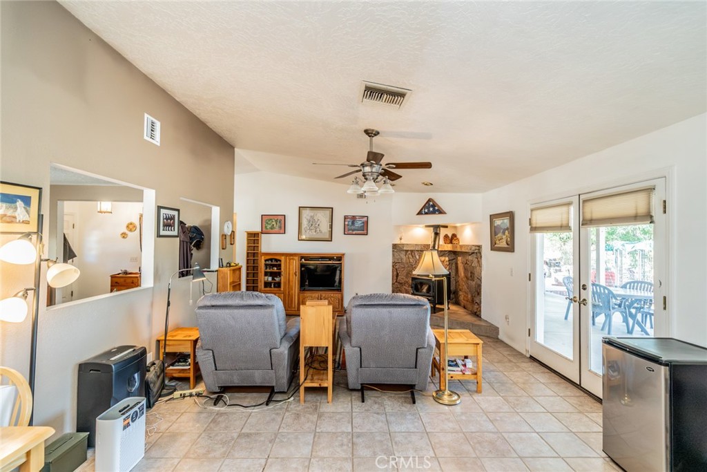 8838 Lilac Road Property Photo 13
