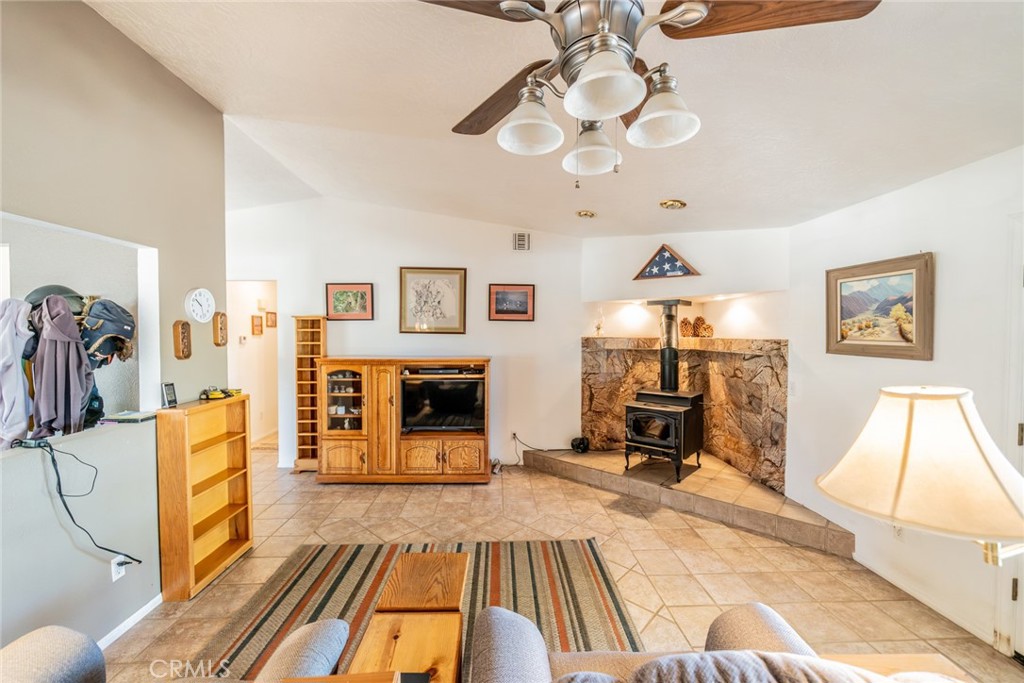 8838 Lilac Road Property Photo 15