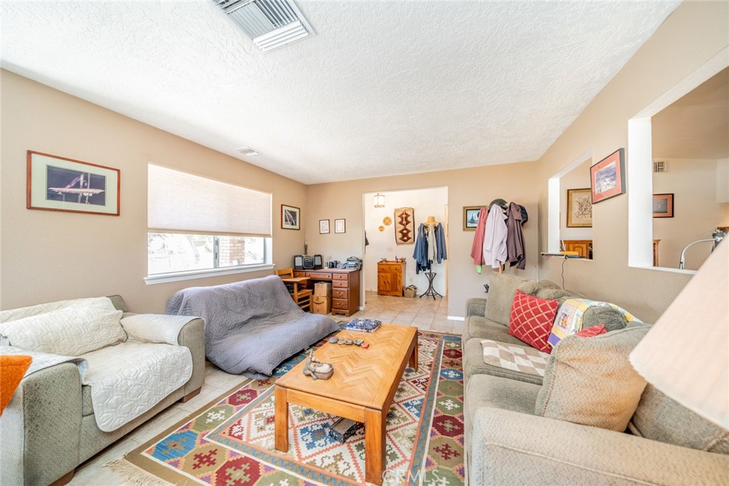 8838 Lilac Road Property Photo 17