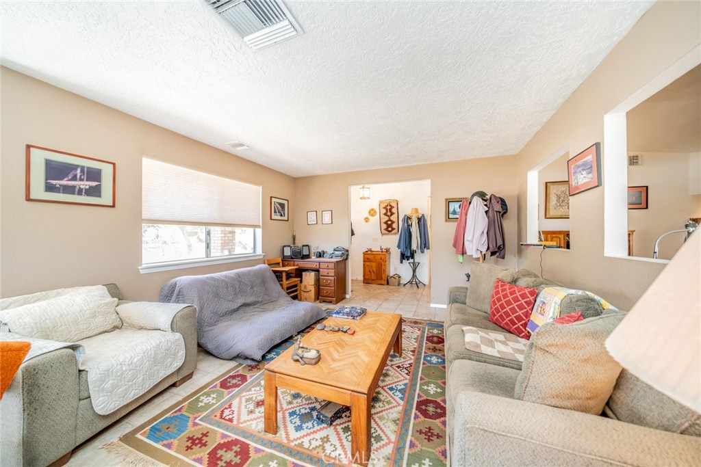 8838 Lilac Road Property Photo 17
