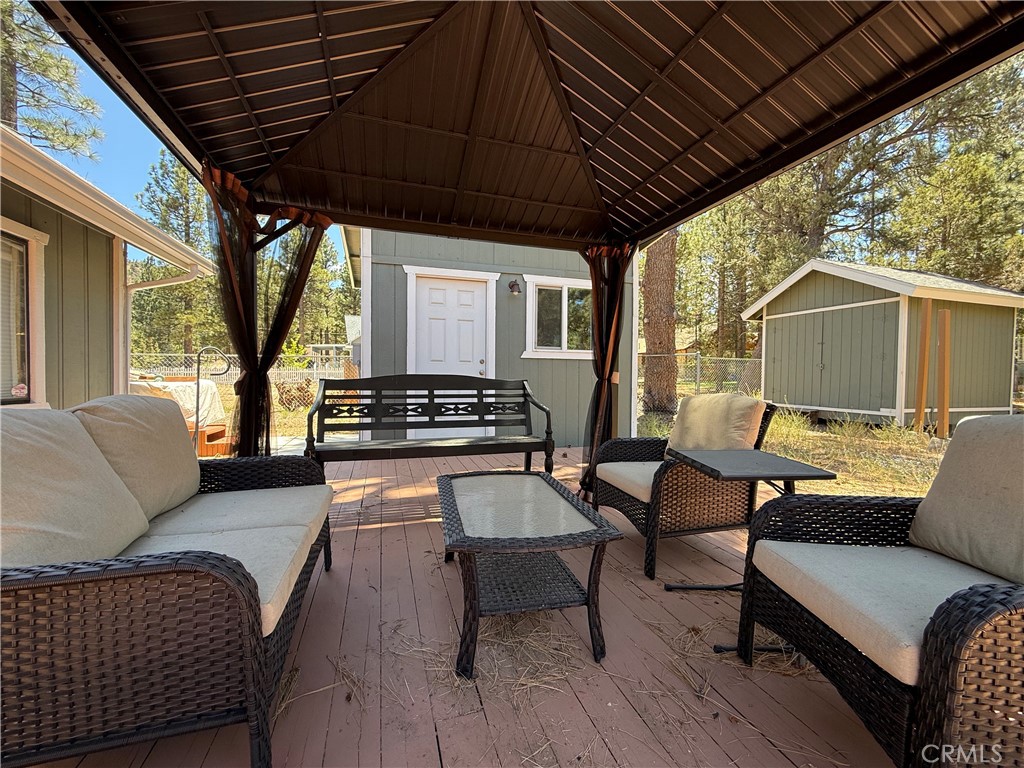 1051 Ash Property Photo 8