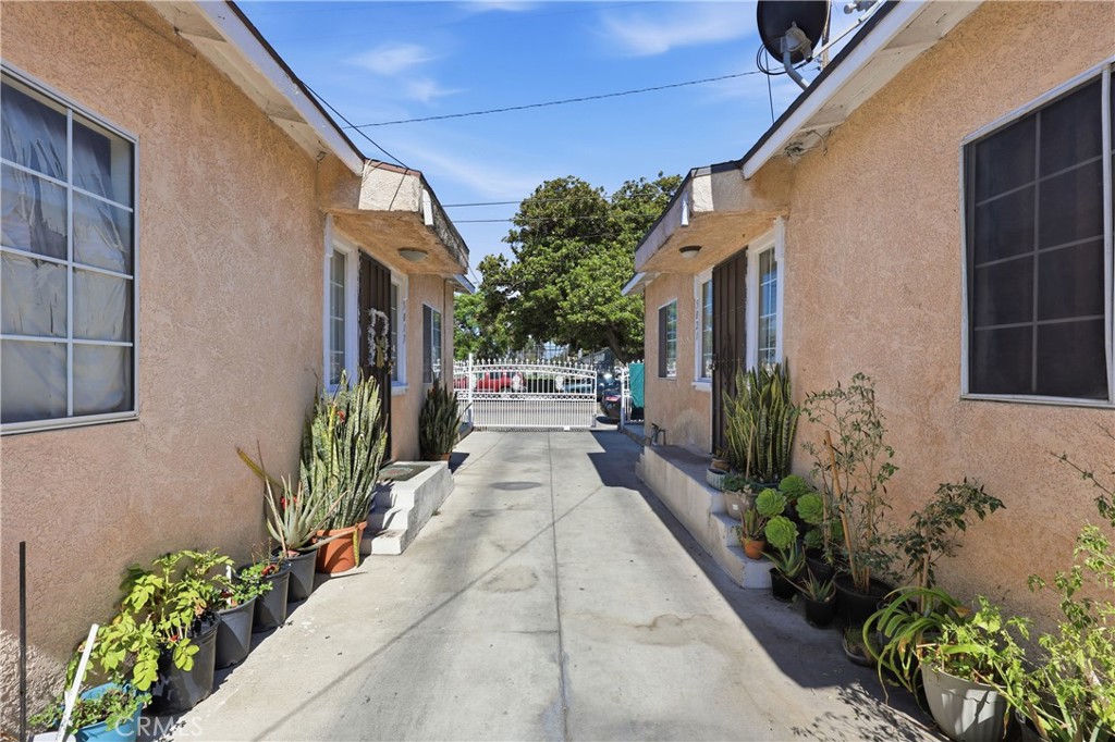 5017 S San Pedro Property Photo 13