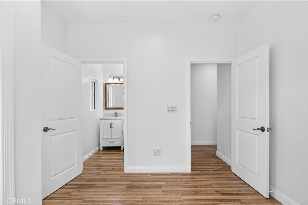 1330 W 48th Property Photo 11