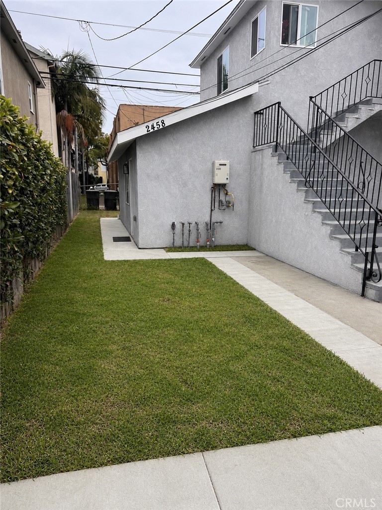 2458 Chestnut Property Photo 5