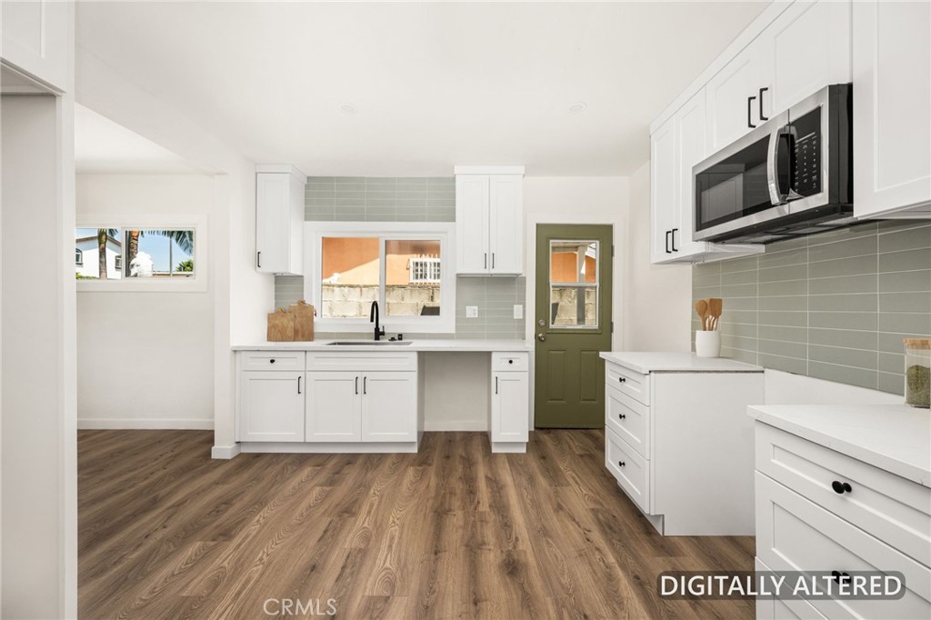 2514 Exposition Place Property Photo 11