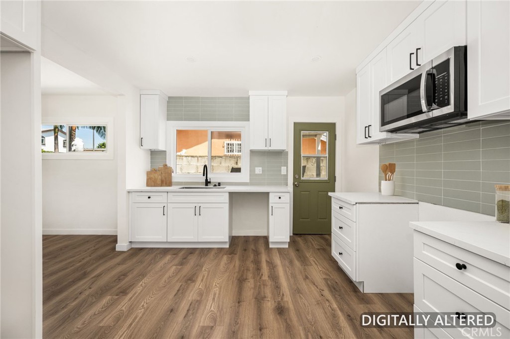 2514 Exposition Place Property Photo 11