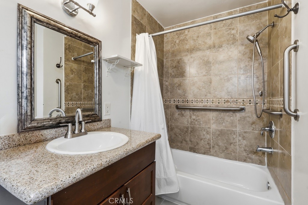 3638 W 157th Property Photo 9
