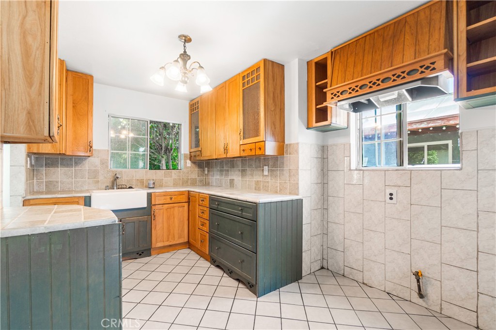 2828 Hill Property Photo 16