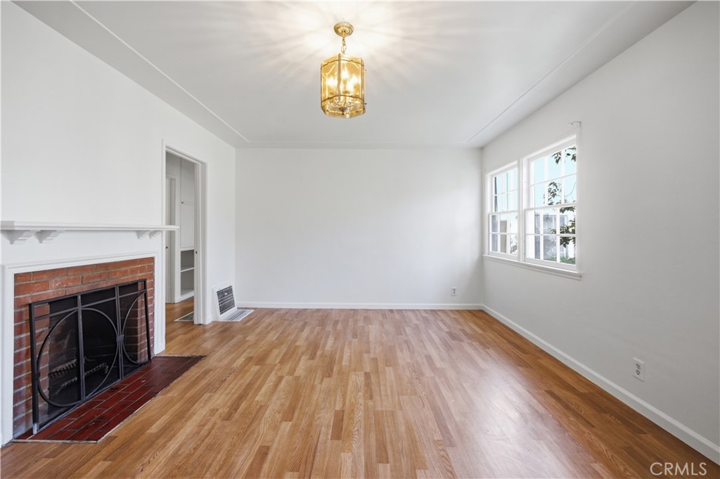 511 E Maple Property Photo 4