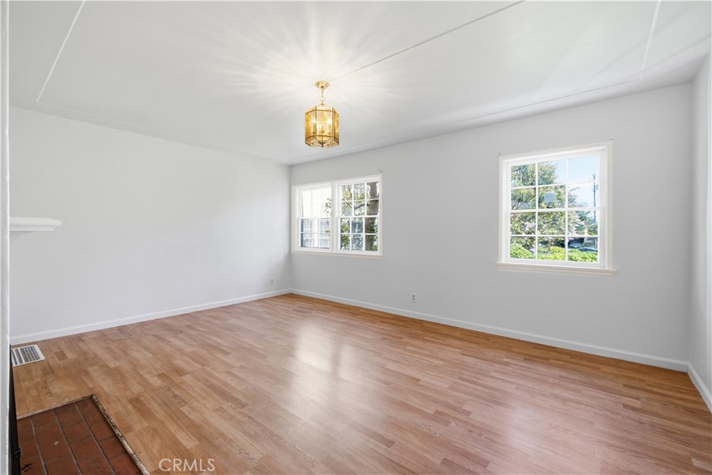 511 E Maple Property Photo 5