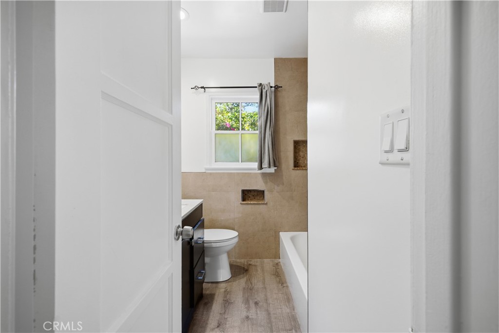 511 E Maple Property Photo 14