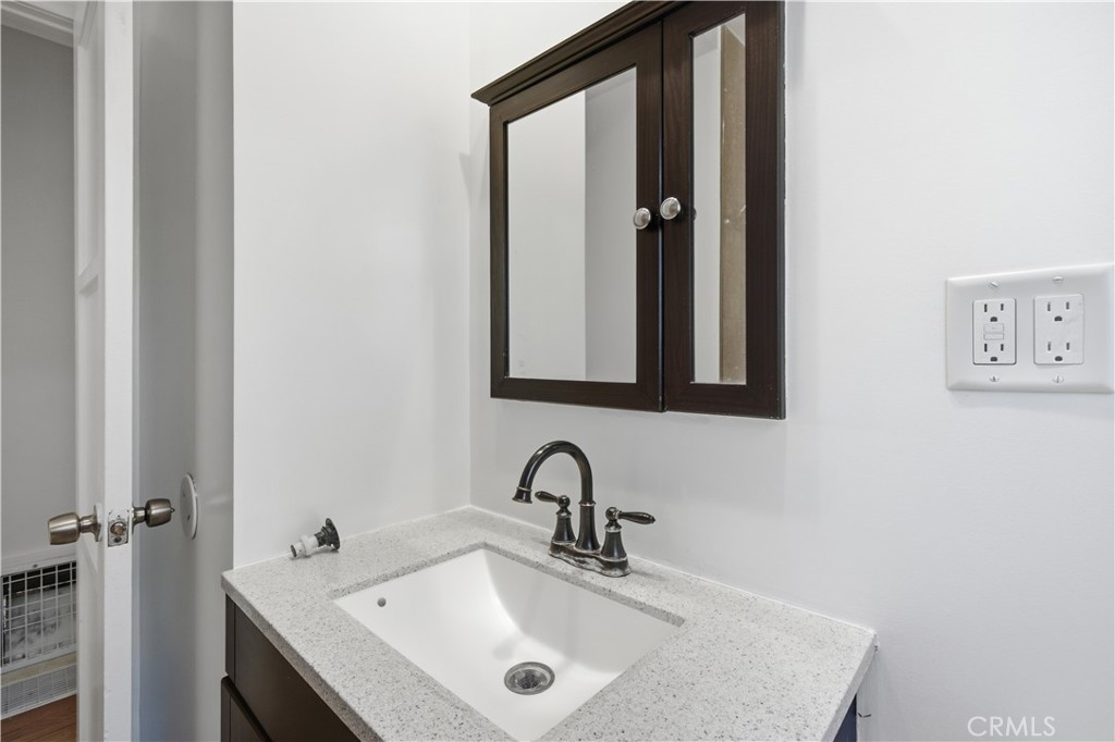 511 E Maple Property Photo 17