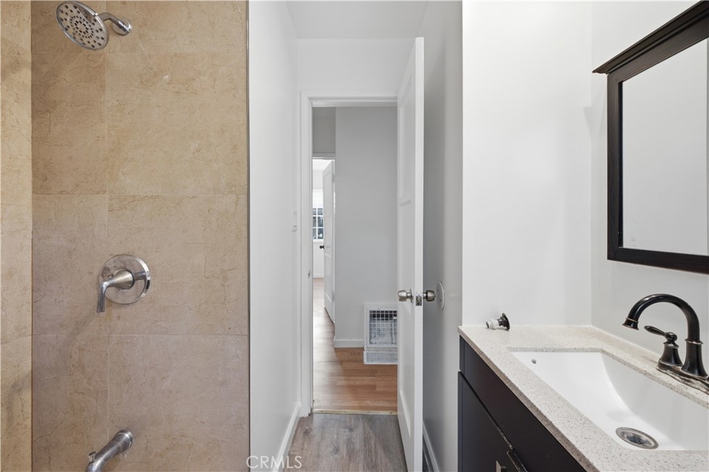 511 E Maple Property Photo 18