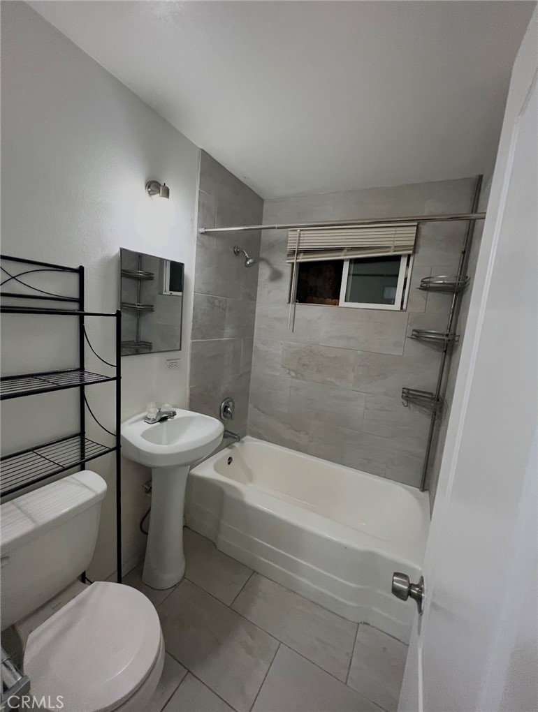 1028 E Avenue P5 Property Photo 6