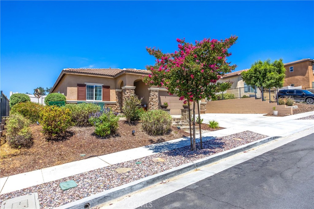 240 Country Club Property Photo 3