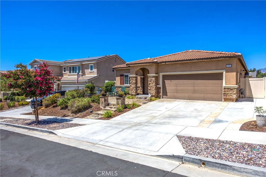 240 Country Club Property Photo 5