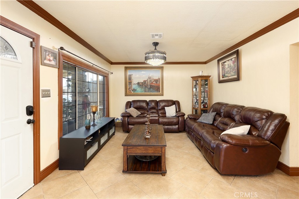 1307 S Cliveden Property Photo 6