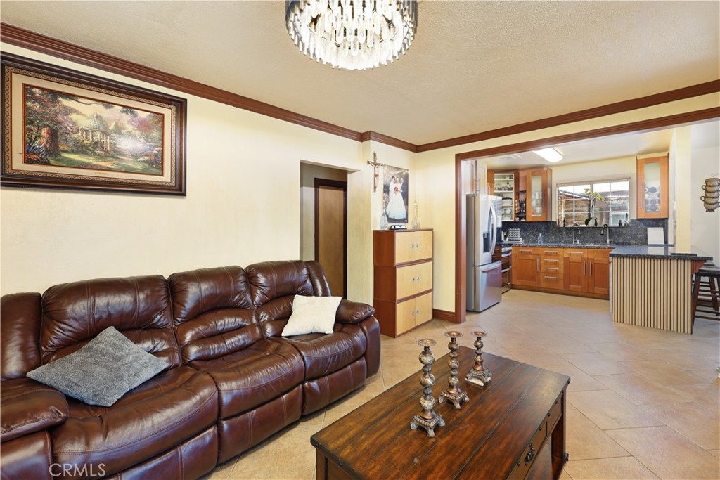 1307 S Cliveden Property Photo 7